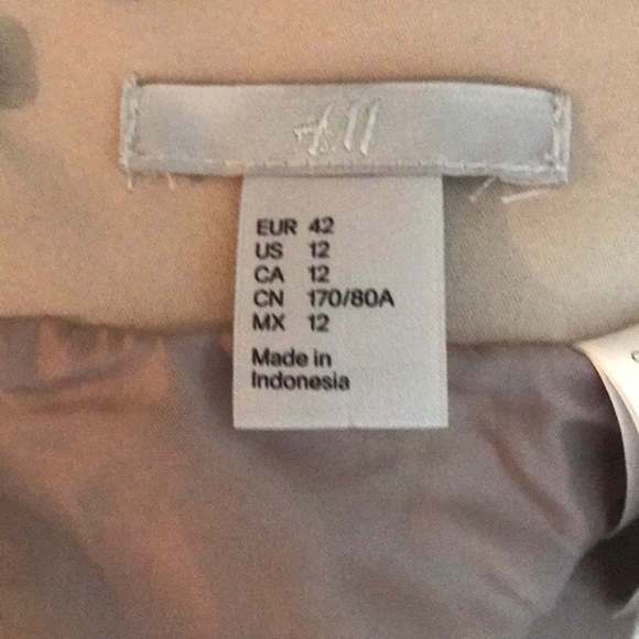 H&M Skirt - Picture 3 of 5